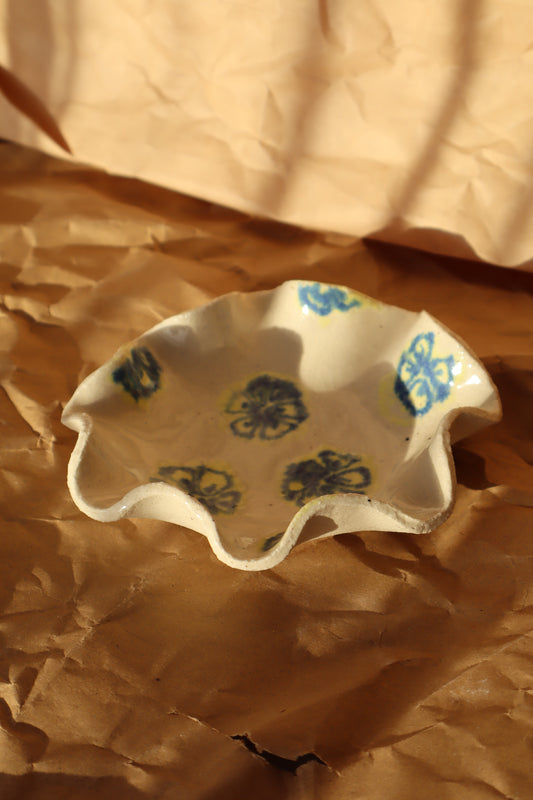forget me not - wavy flower dish